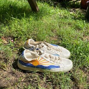 Soludos sneakers !! perfect for summer and nicely used !!